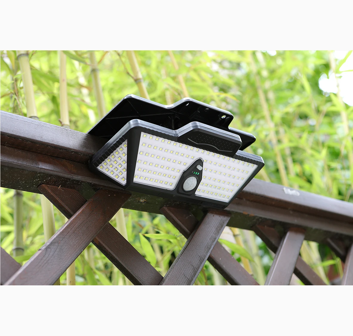 High Lumen Garden Solar Sensor Light 6000mAh Solar Max Clamp Light USB Style Solar Light