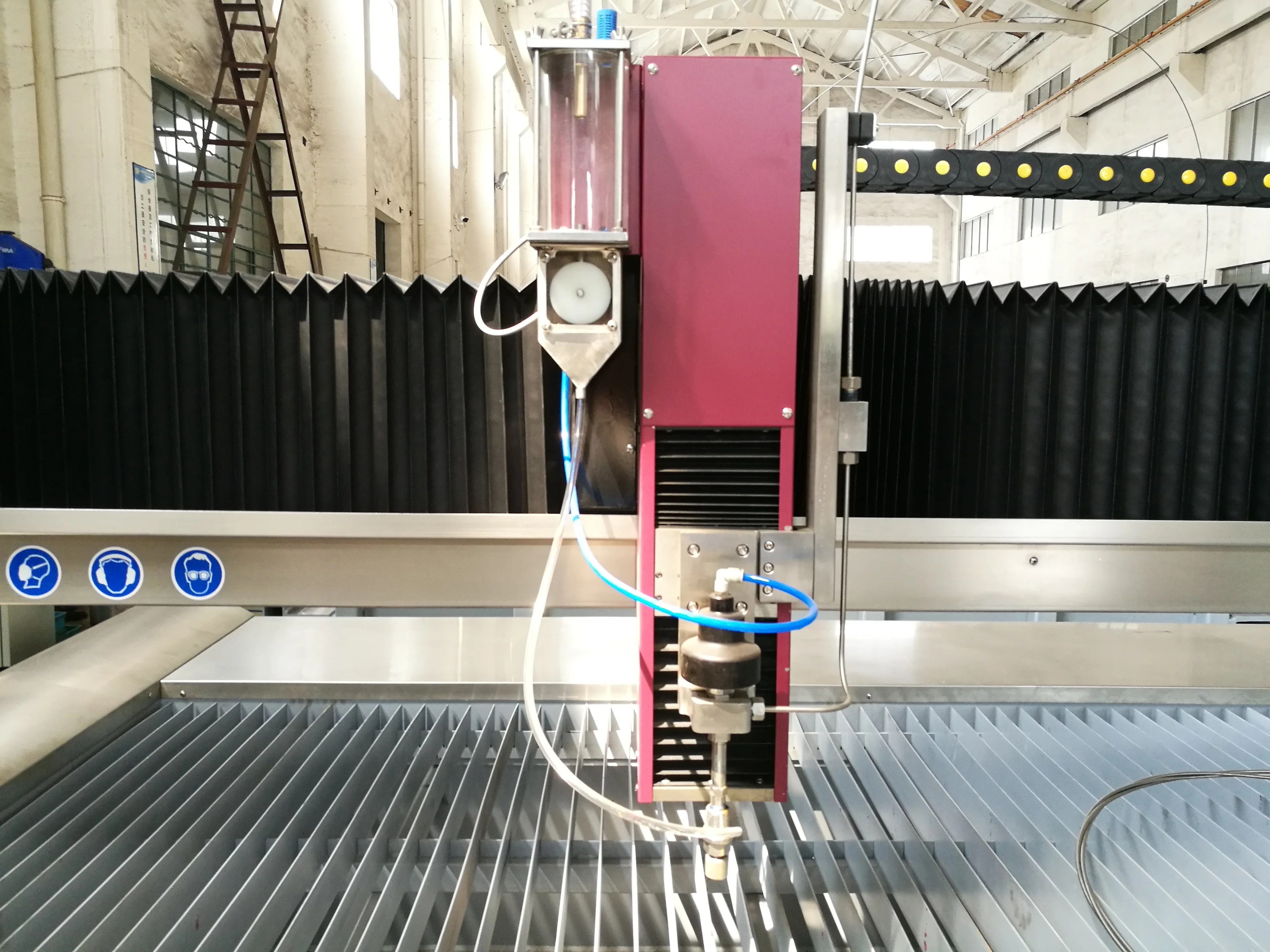 waterjet glass cutting machine made in China