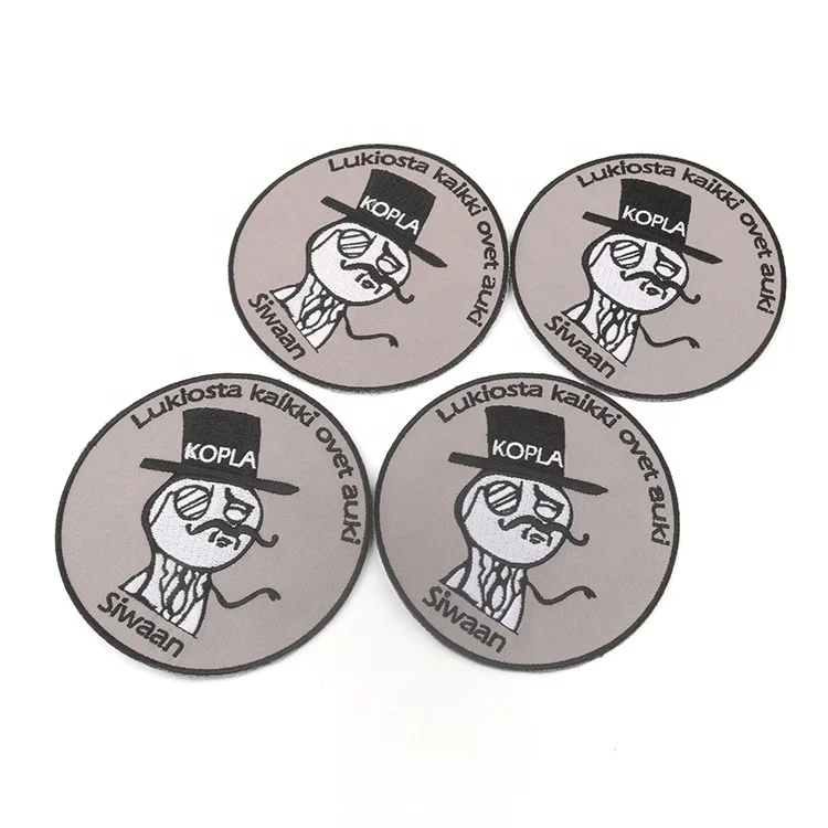 Free Label Designs Iron on Sticker Backing Personalized Custom OEM Logo Machine Embroidery Patches for Sweaters