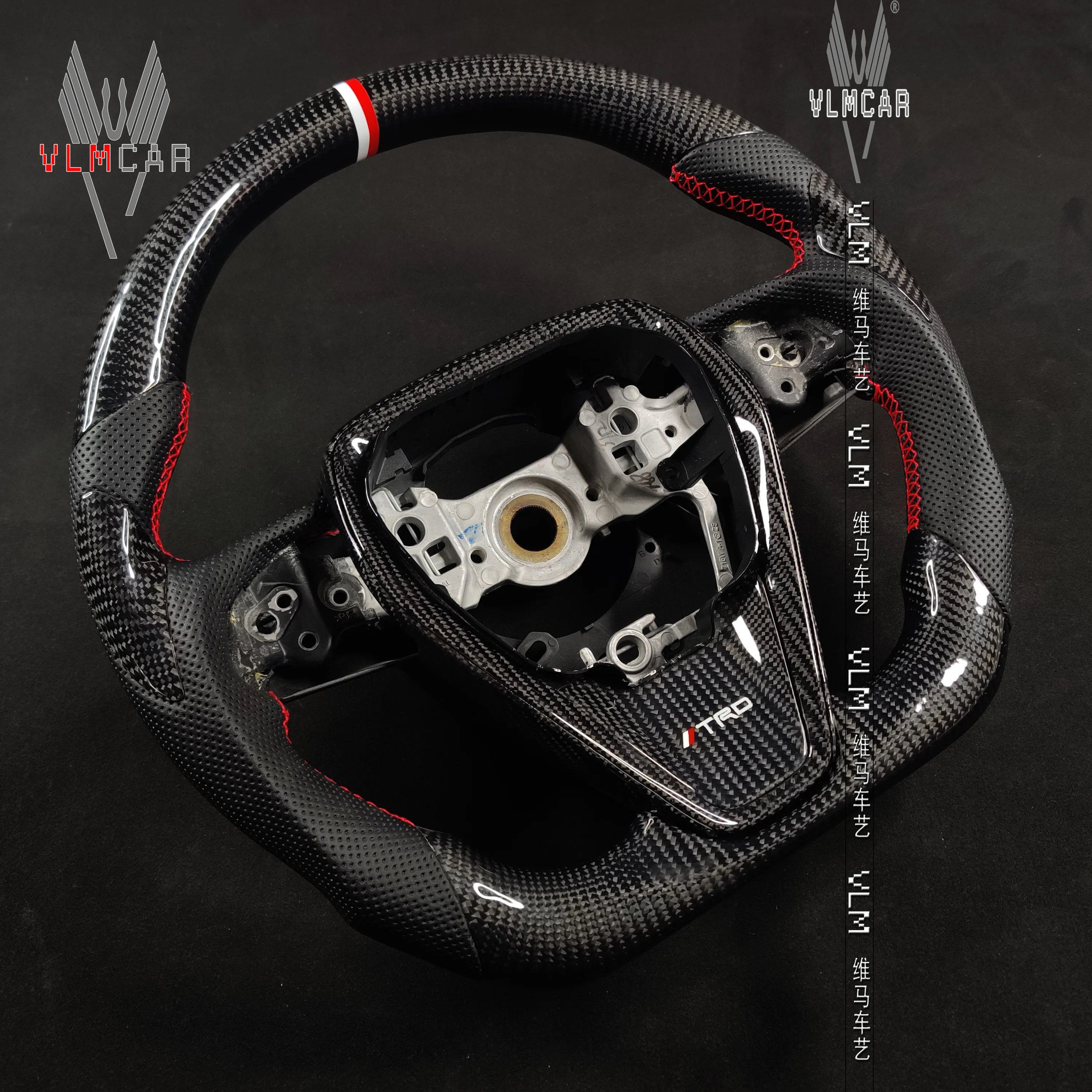 Custom perforated leather carbon fiber steering wheel for Toyota 2017-2919 Camry/all Toyota models can be customized