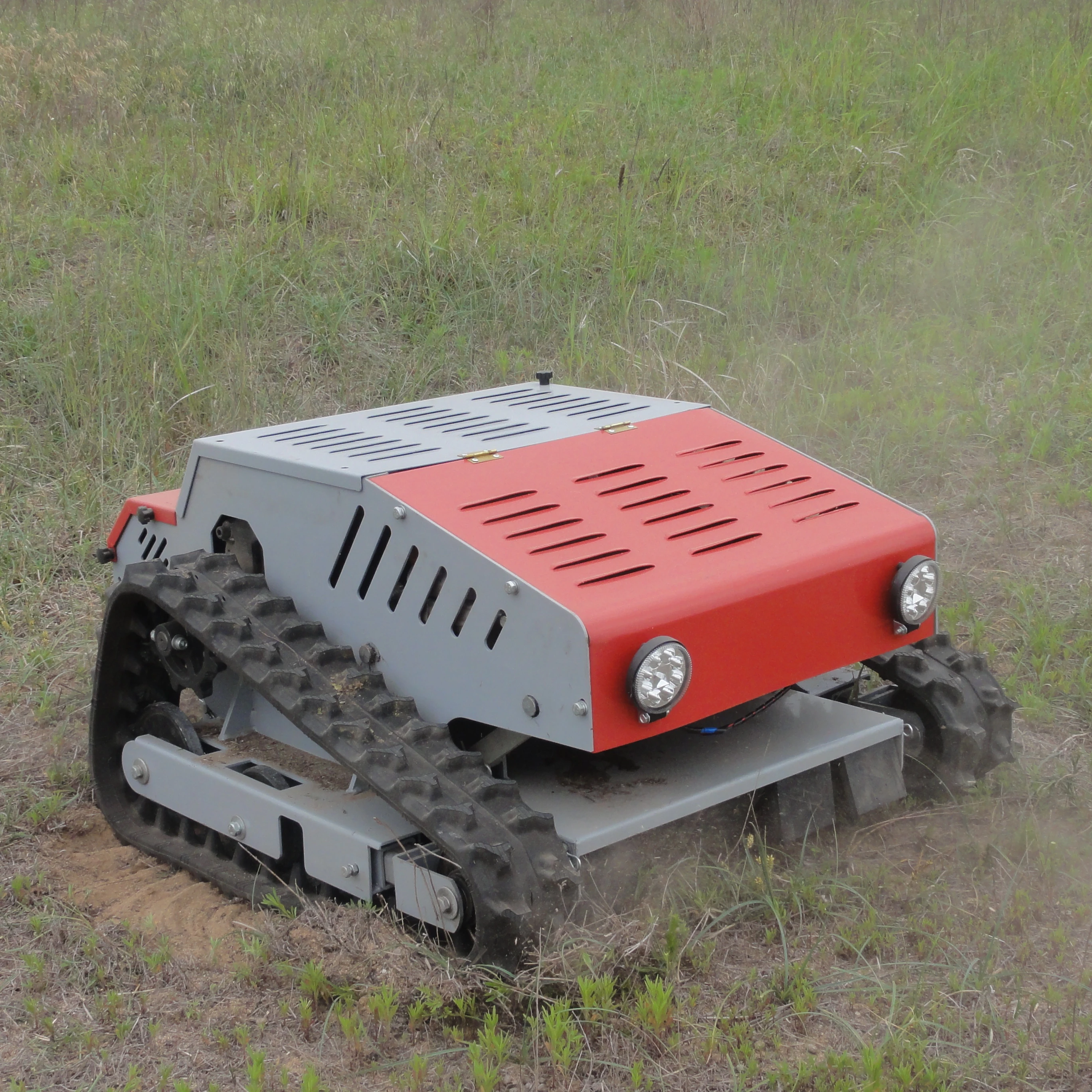 Farm Robotic Flail Grass Cutter Tractor Remote Control Robot Lawn Mower Gasoline Mower For Golf Farming Agriculture Use