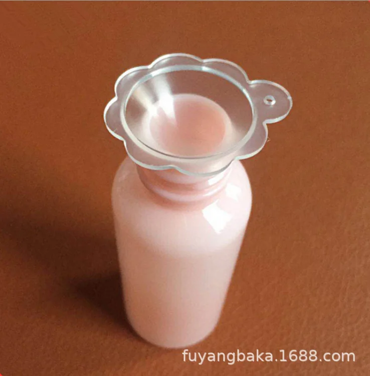 small mini cute plastic funnel with lace for Perfume cosmetic water laboratory Fill the bottle tool
