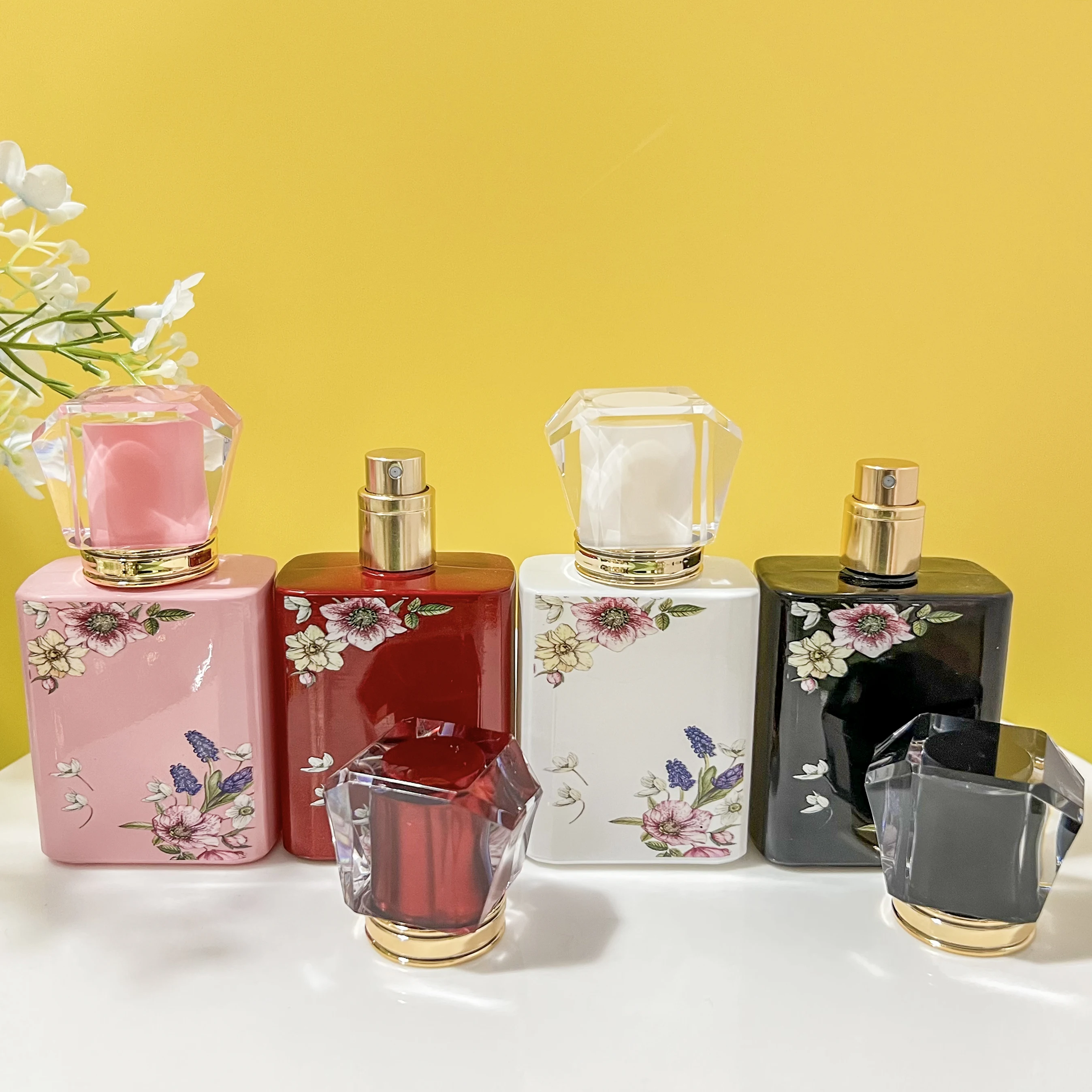 Unique 30ml 50ml Clear Wholesale Oil Spray Bottle Bulk Luxury Empty Glass Refillable Perfume Bottle