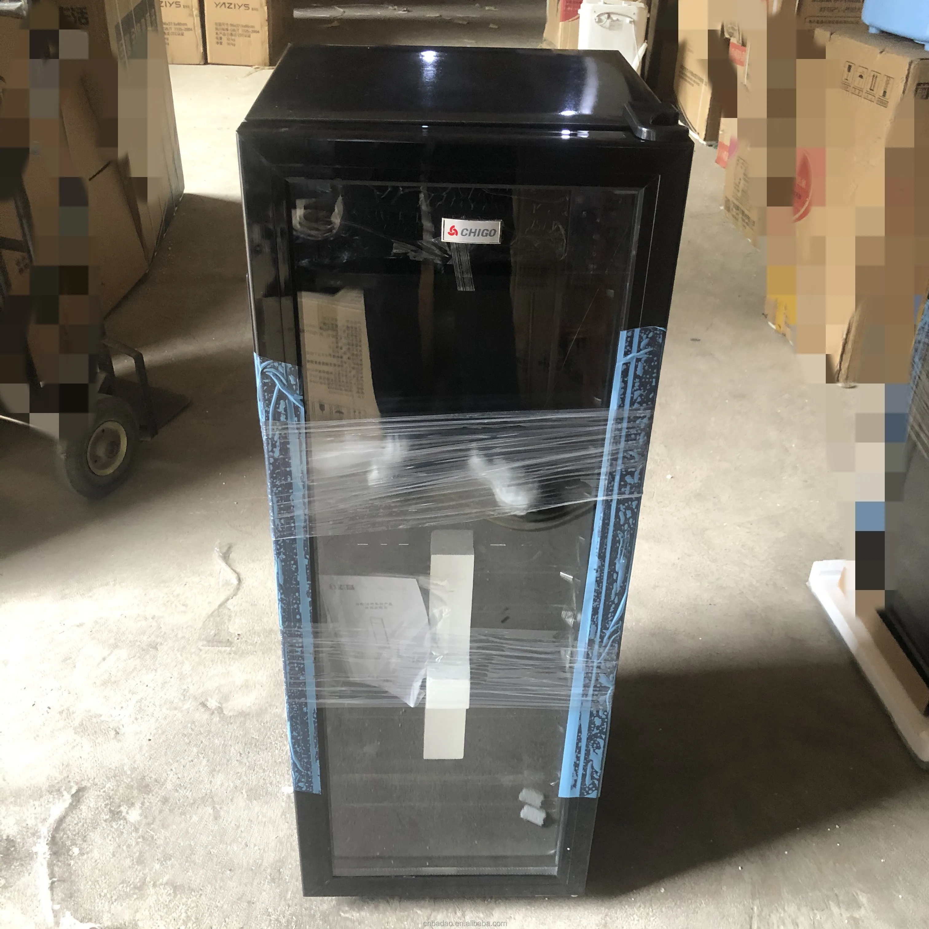 Factory Direct LC-138-liter Wine Cooler Large Capacity Dual-zone Display Energy Efficient Wine Cooler for Family Restaurants