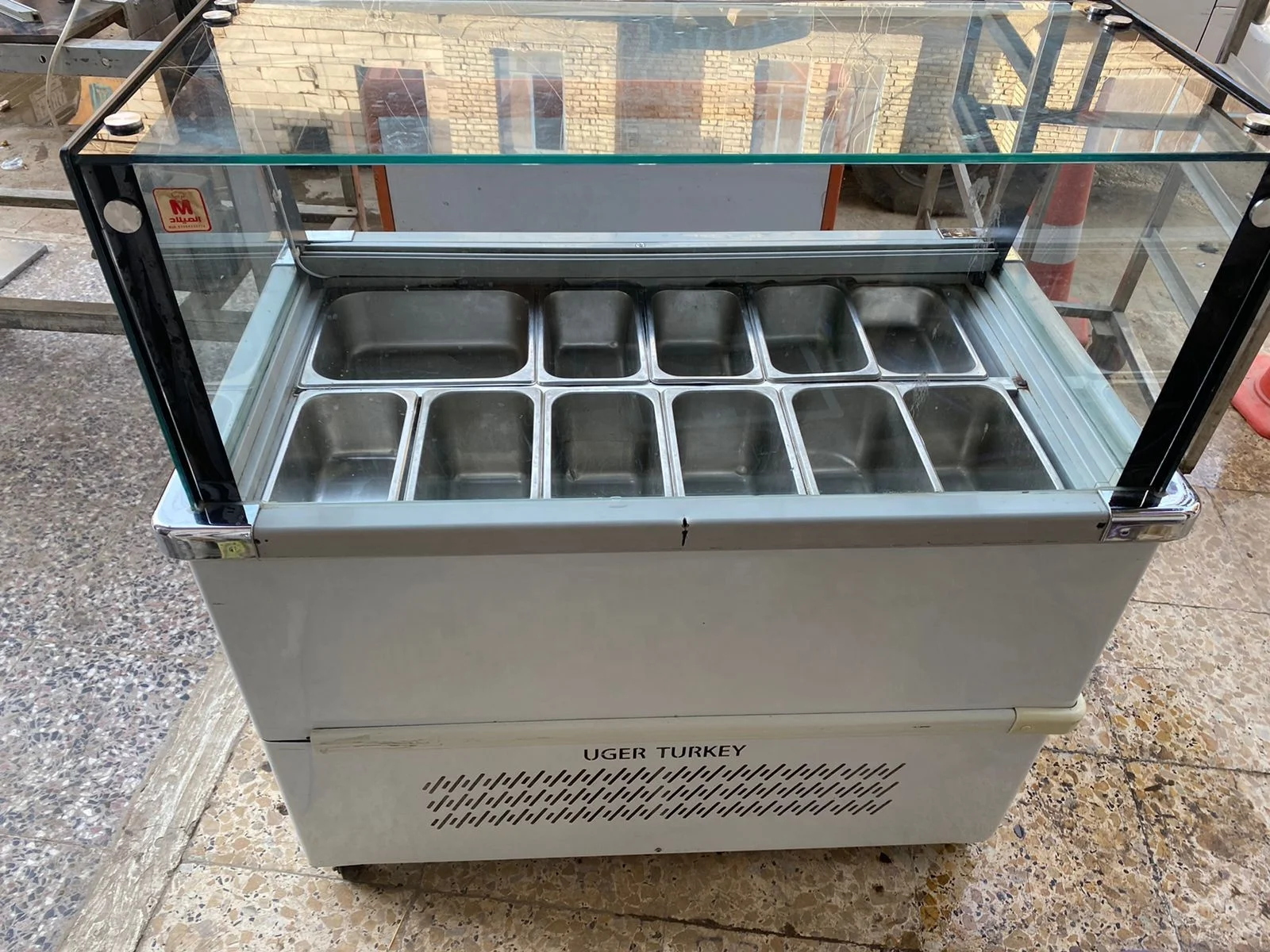 Factory  Commercial Freezer Glass display chiller Right angle Salad refrigerator Iced porridge cooler Salad refrigerator