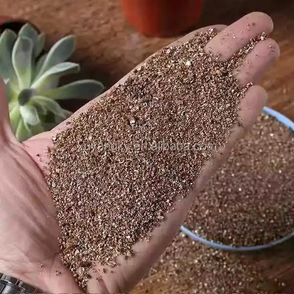 Wholesale cheap price red vermiculite  supplier expanded vermiculite granules for nursery substrate pet soil