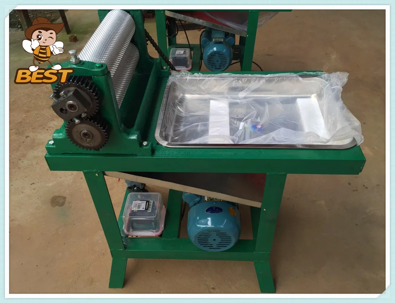 Hot sale new type manual/electric beeswax foundation sheet machine