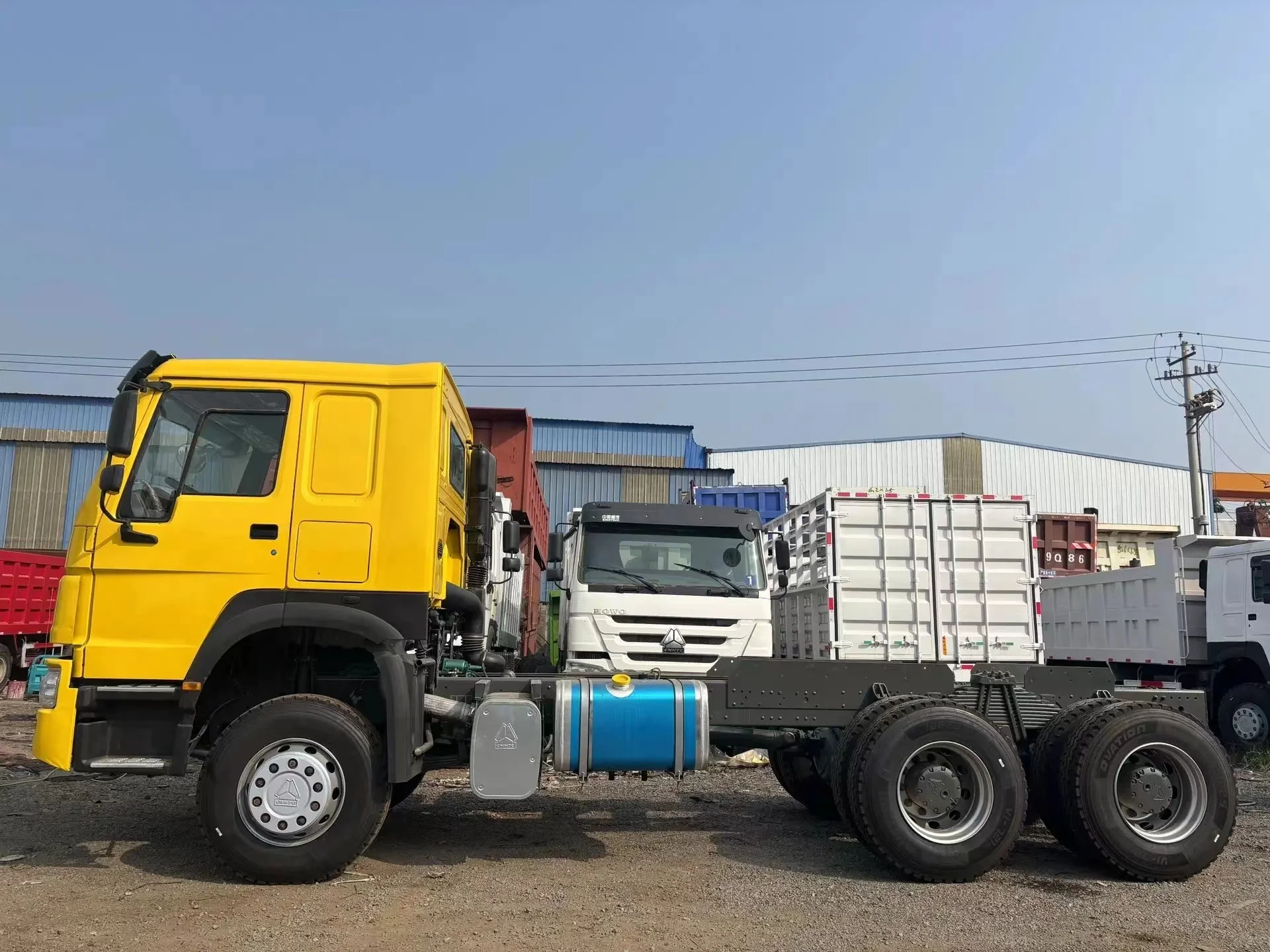 Howo Sinotruk A7 420 Trucks 6*6 CNG Used Tractor Heavy 8x4 Drive Wheel Right Steering Diesel Fuel