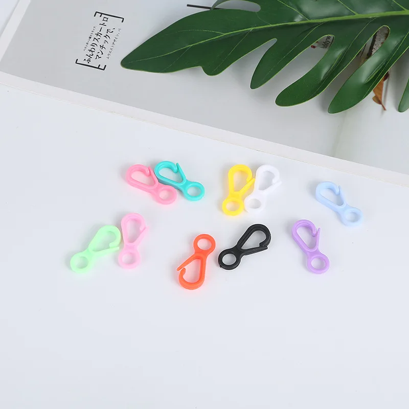 13mm*33mm 100pcs/bag Fashionable Acrylic Key Buckle DIY Plastic Keychain Various Colors Plastic Hook Clip Plastic Lobster Clasp