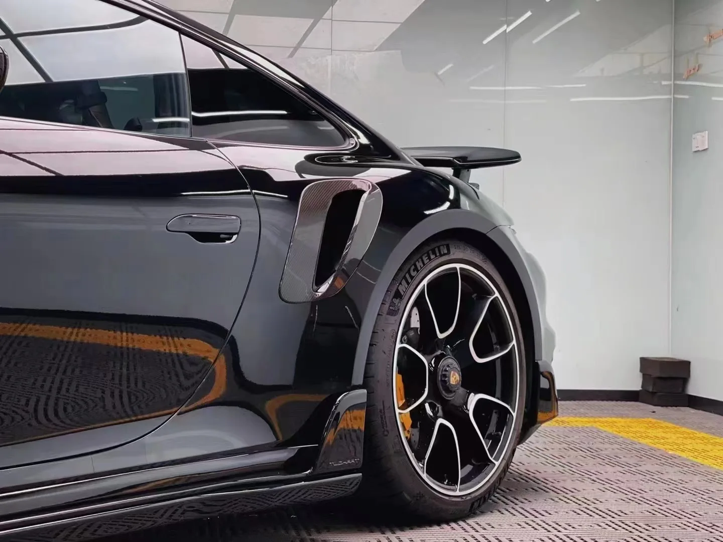 Bright black Car skin Finish Protective Film 1.52 x 17m bubble-free/self-adhesive car body film Bright black ppf film