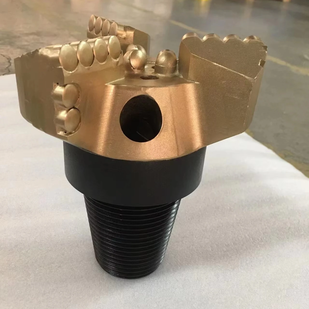 127mm Pdc Bit 3 wings Outer Thread API Reg 2 3/8  1308 Flat Cutter Customization Supported