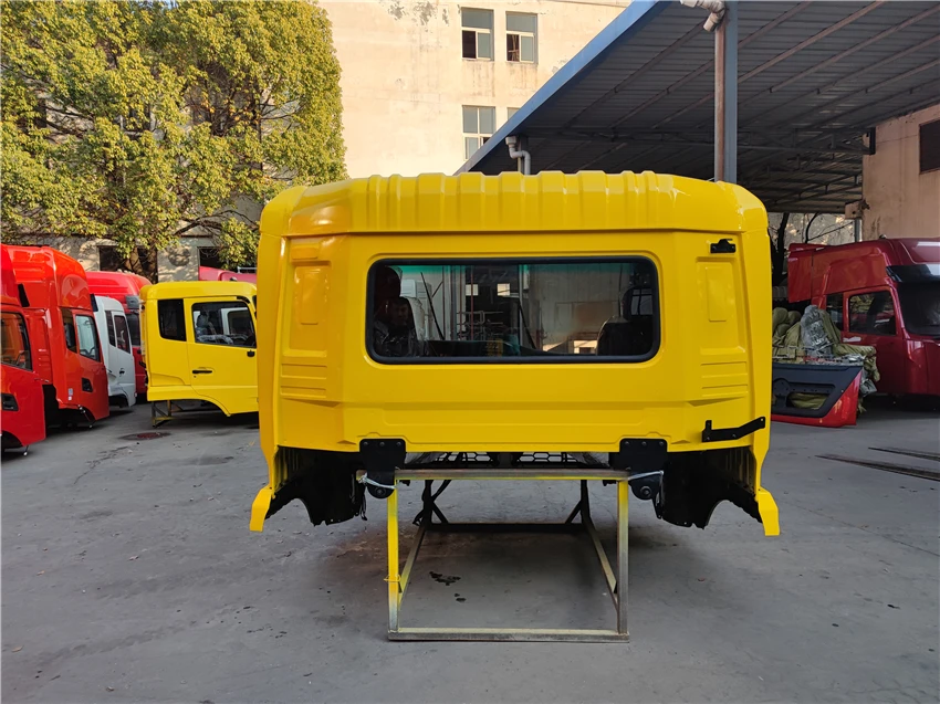 Low Price assembly dongfeng 5000012-C4128-0N Cab door Cabin Parts Truck Cab