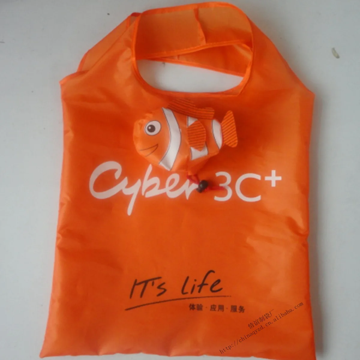 
Eco friendly polyester reusable foldable shopping bag with pouch 