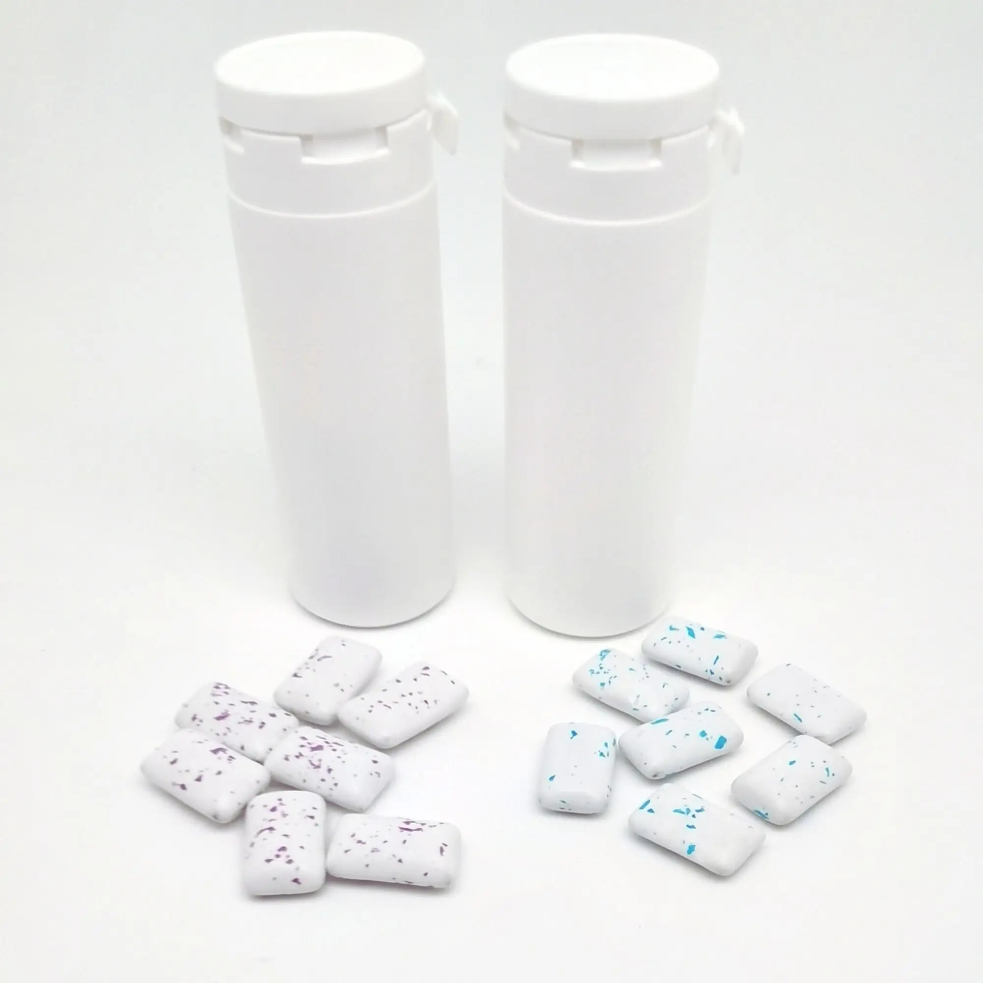 Fresh Taste Chewing Gum For Good Breath White And With Color Spots