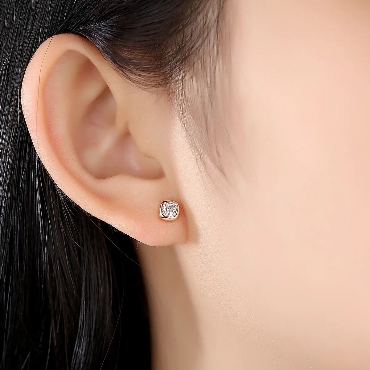 Daidan Gold Plated Earrings 18K Bezel Setting S925 Silver Square Simple Ladies Zircon Earring