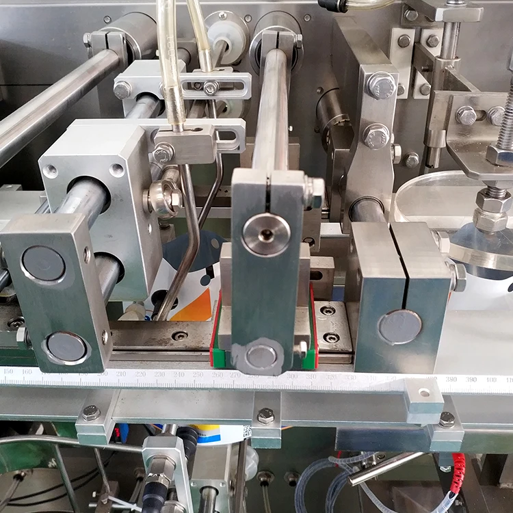 Fully automatic stand up pouch filling 1000ml Mayonnaise sealing horizontal Packing Machine