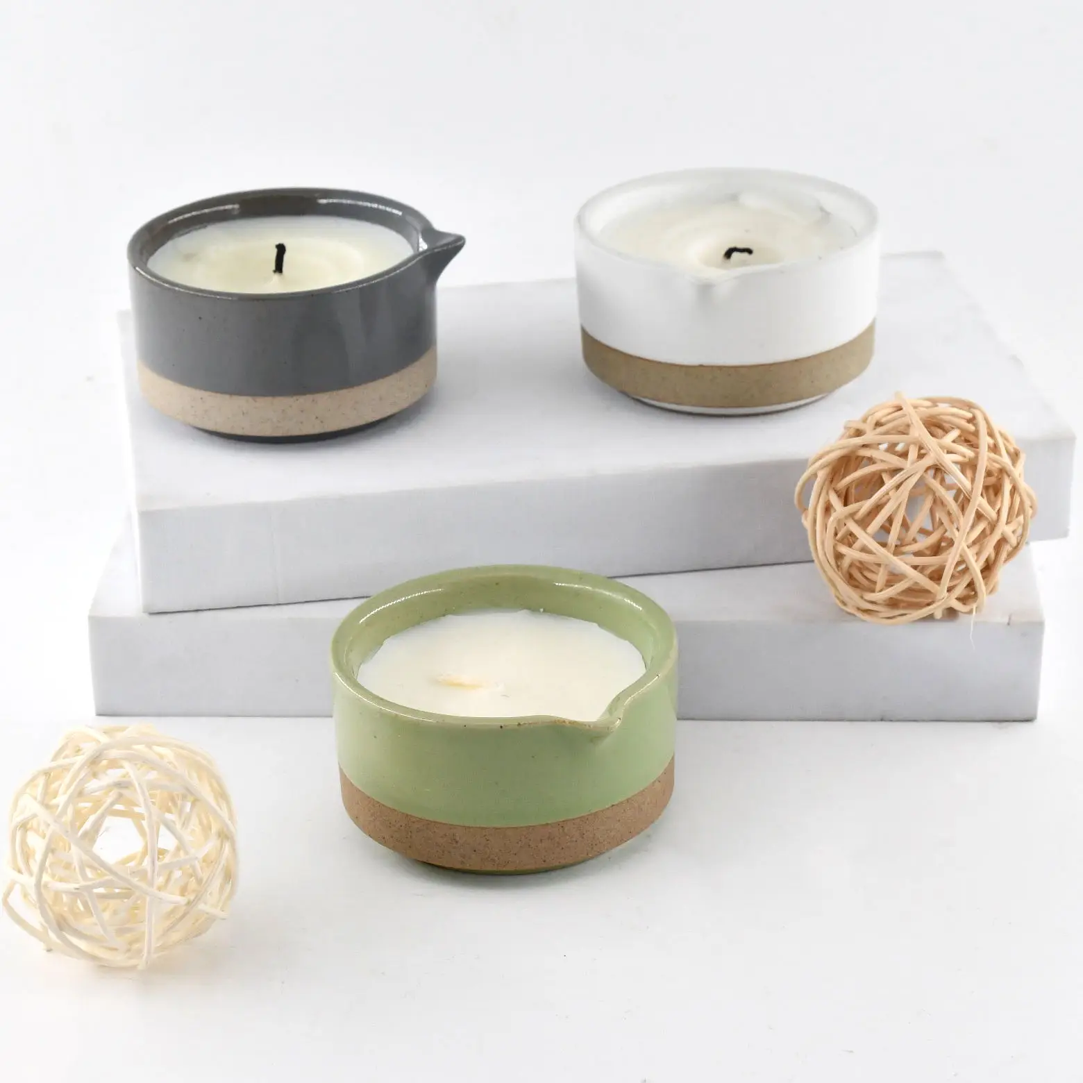 Small Ceramic Massage Ceramic Candle Jars With Spout 80ml Coloured Ceramic Candle Vessel