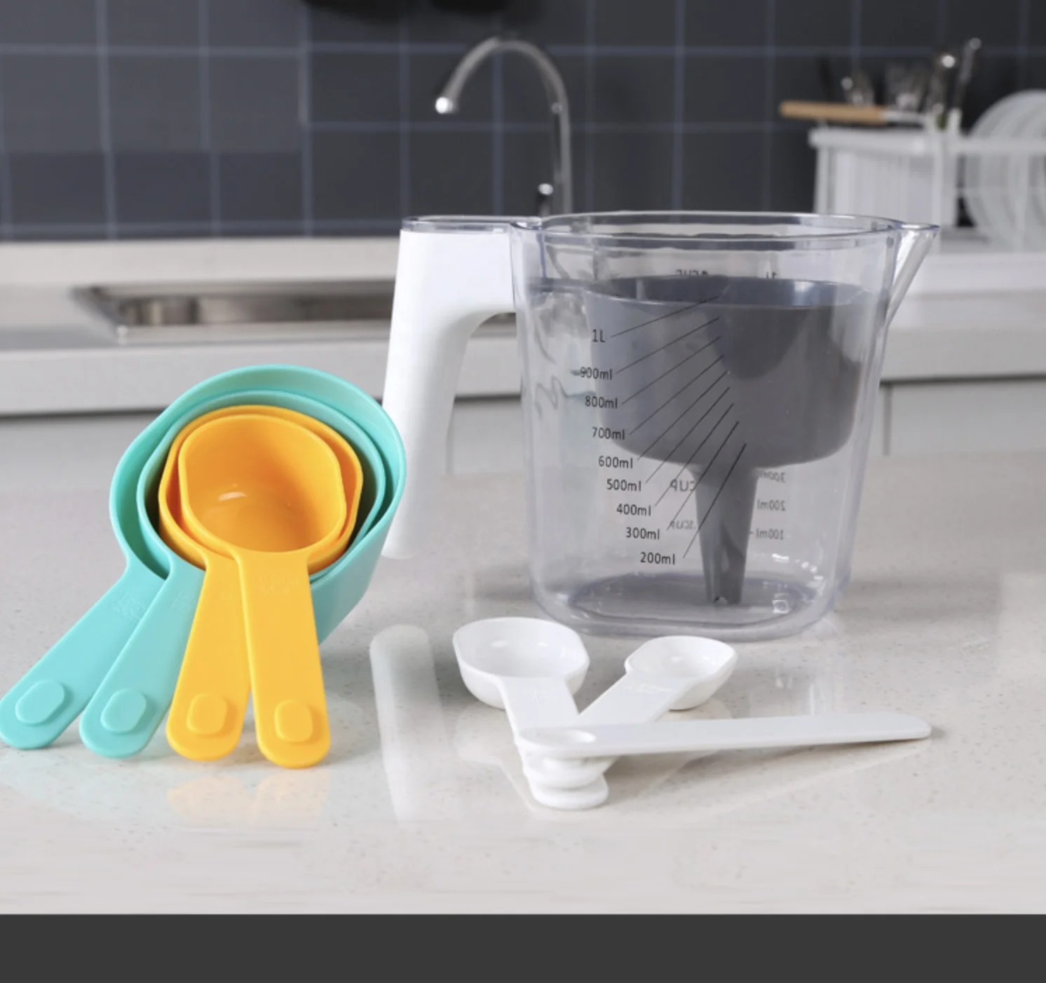 Amazon hot sell Home gadgets one-stop baking 9pcs AS and ABS material measuring cup with funnel and spatula