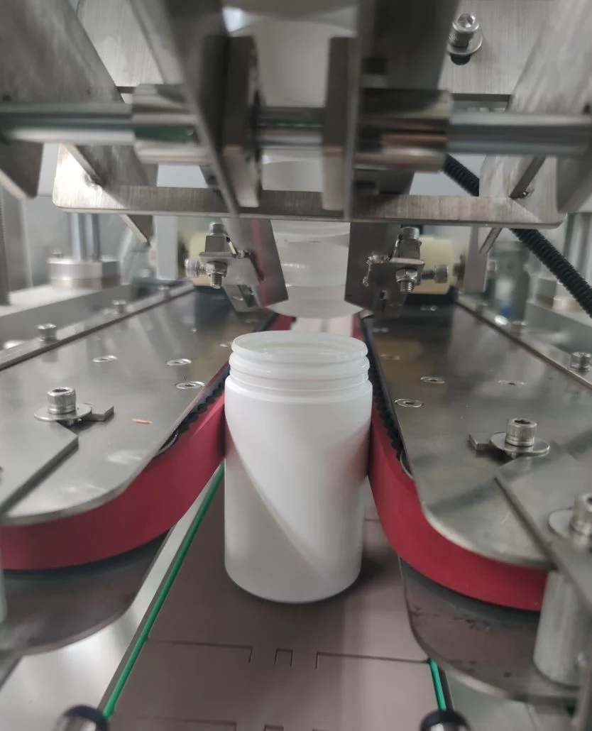 Многофункциональная автоматическая роторная машина для наполнения укупорки стеклянных бутылок для конфет