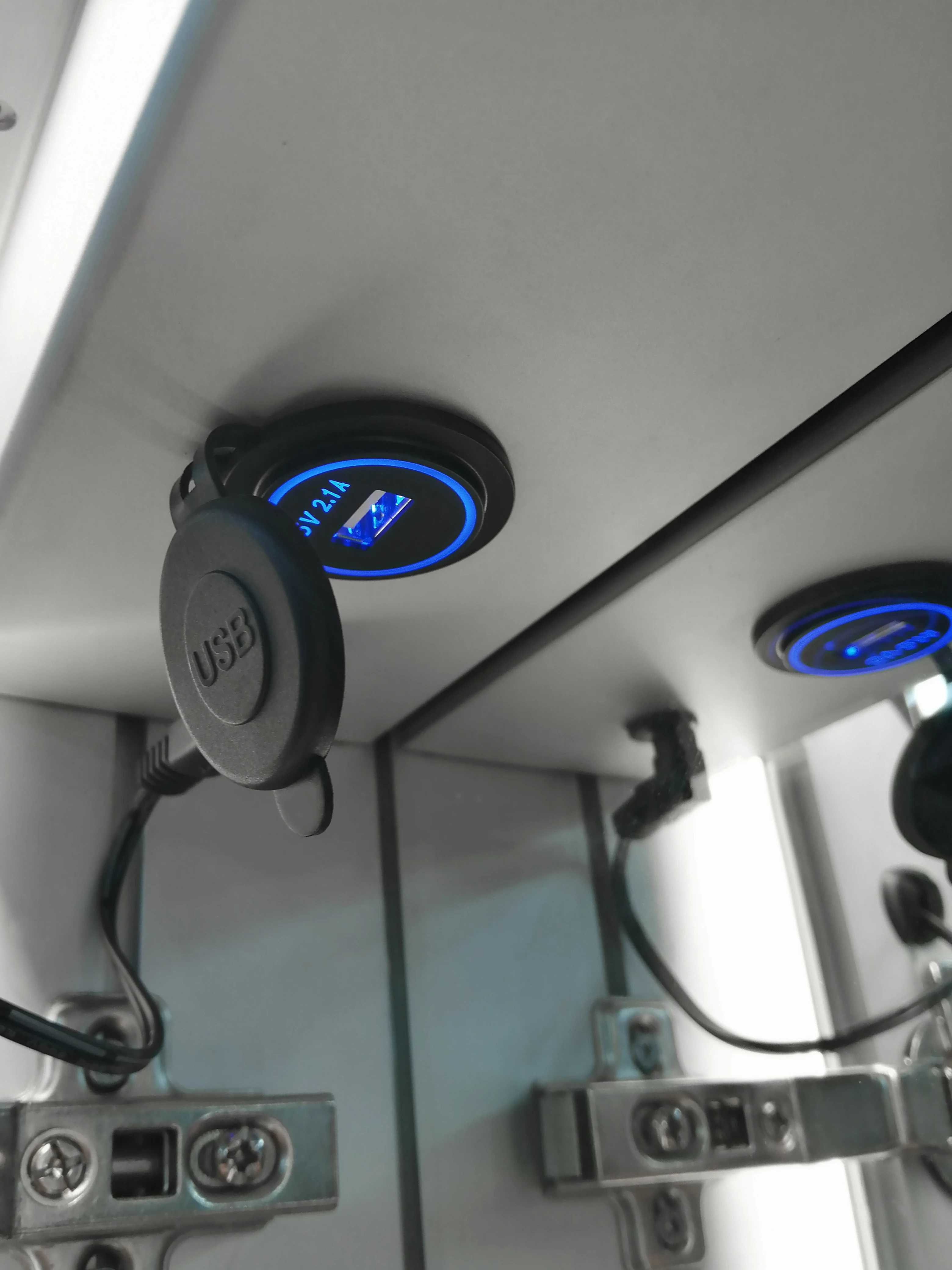 High-end Aluminum Body LED Illuminated Bathroom Mirror Medicine Cabinet with USB port