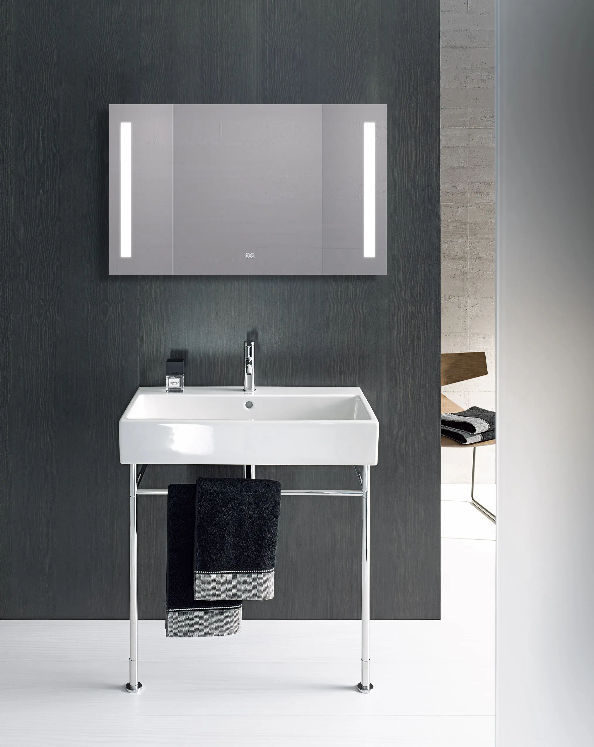 Modern 3 Doors Bathroom Mirror Cabinet With Anti-fog & Inductive Switch