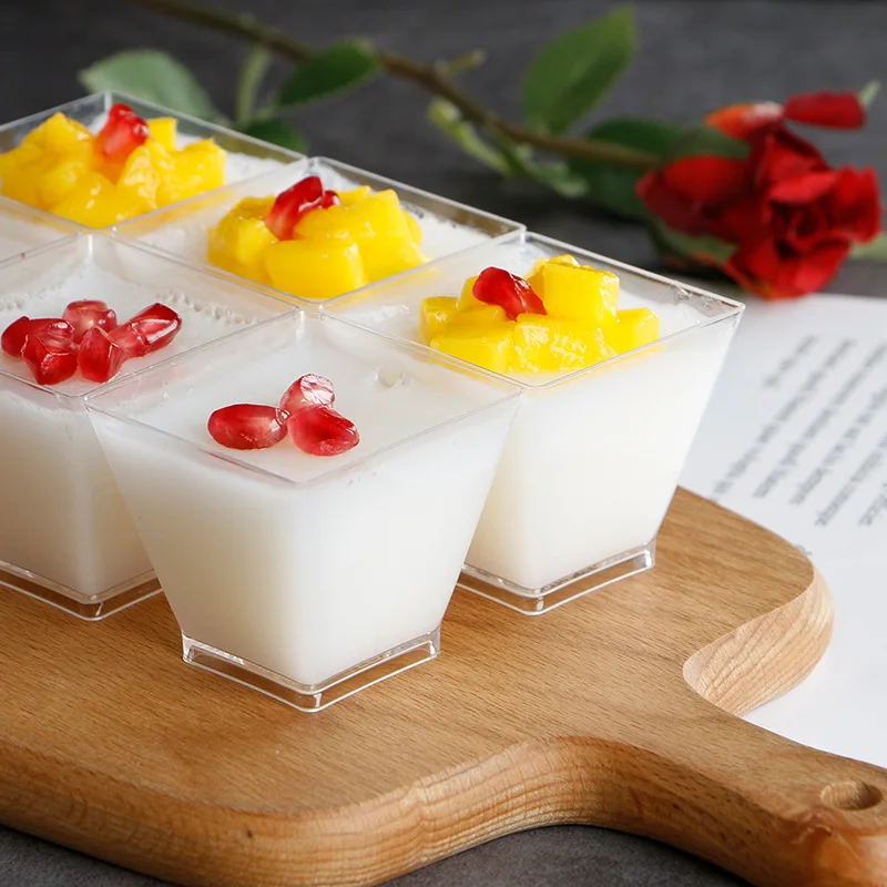 Mini Dessert Cups with Lids and Spoon Clear Dessert Shot Cups Dessert Plastic Cup for Appetizers