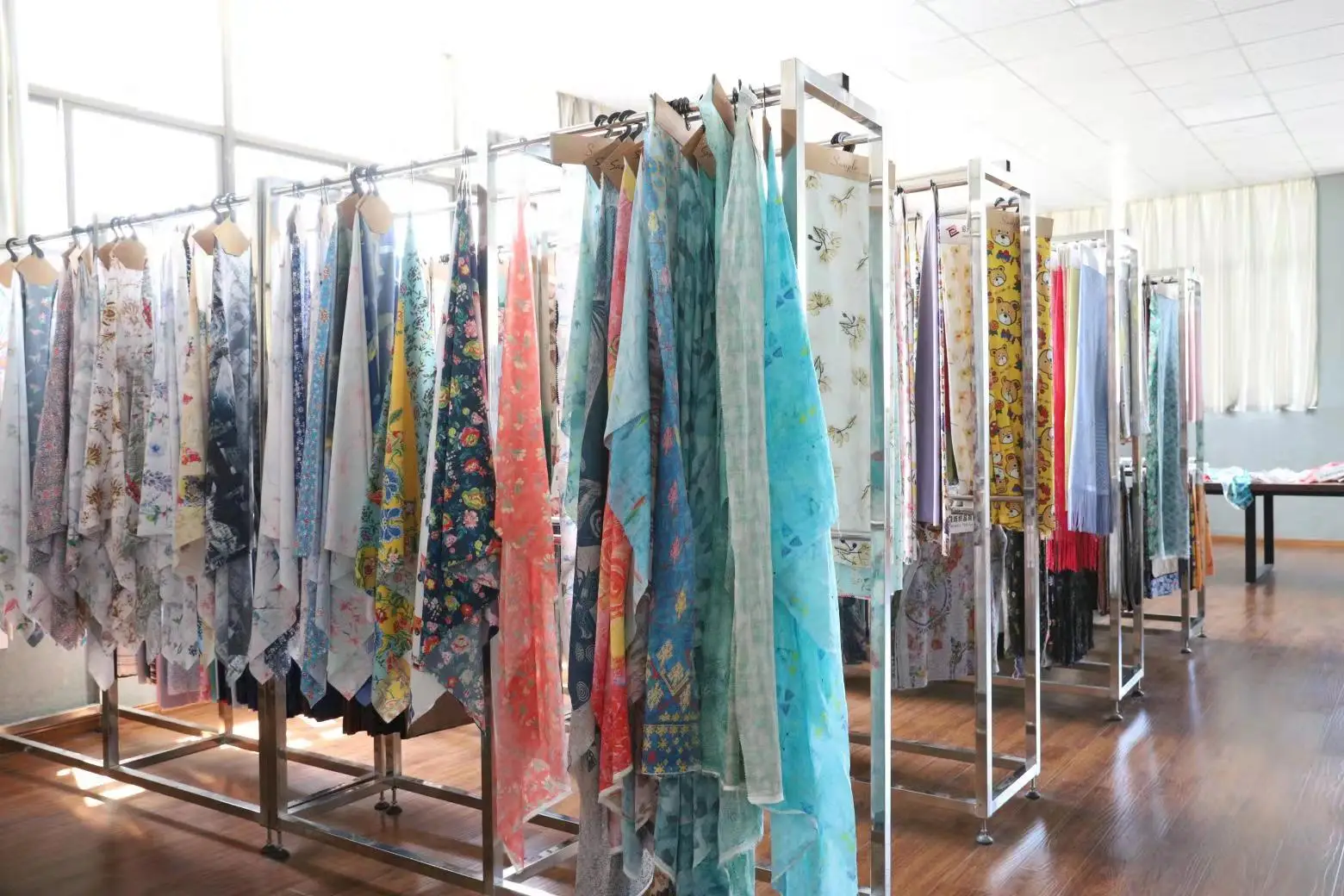 China Golden Supplier Strip Flowers Printed Fabric Cotton For Women