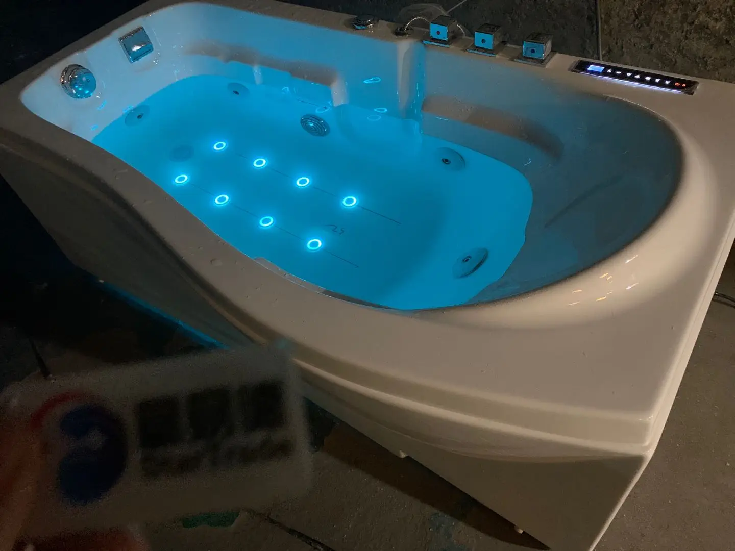 1700mm 1 person jetted acrylic bath tub indoor with led light