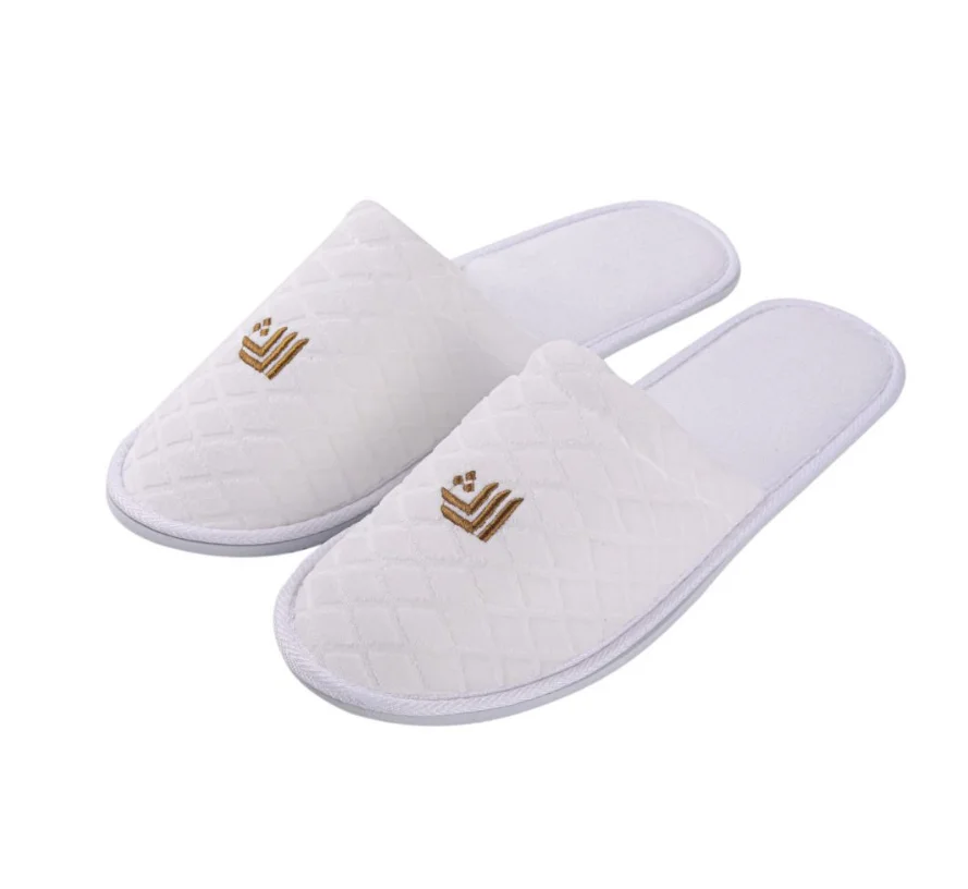 China Wholesale Custom Hotel Bedroom Bathroom Slippers Disposable Hotel Coral Fleece Slipper for Guest