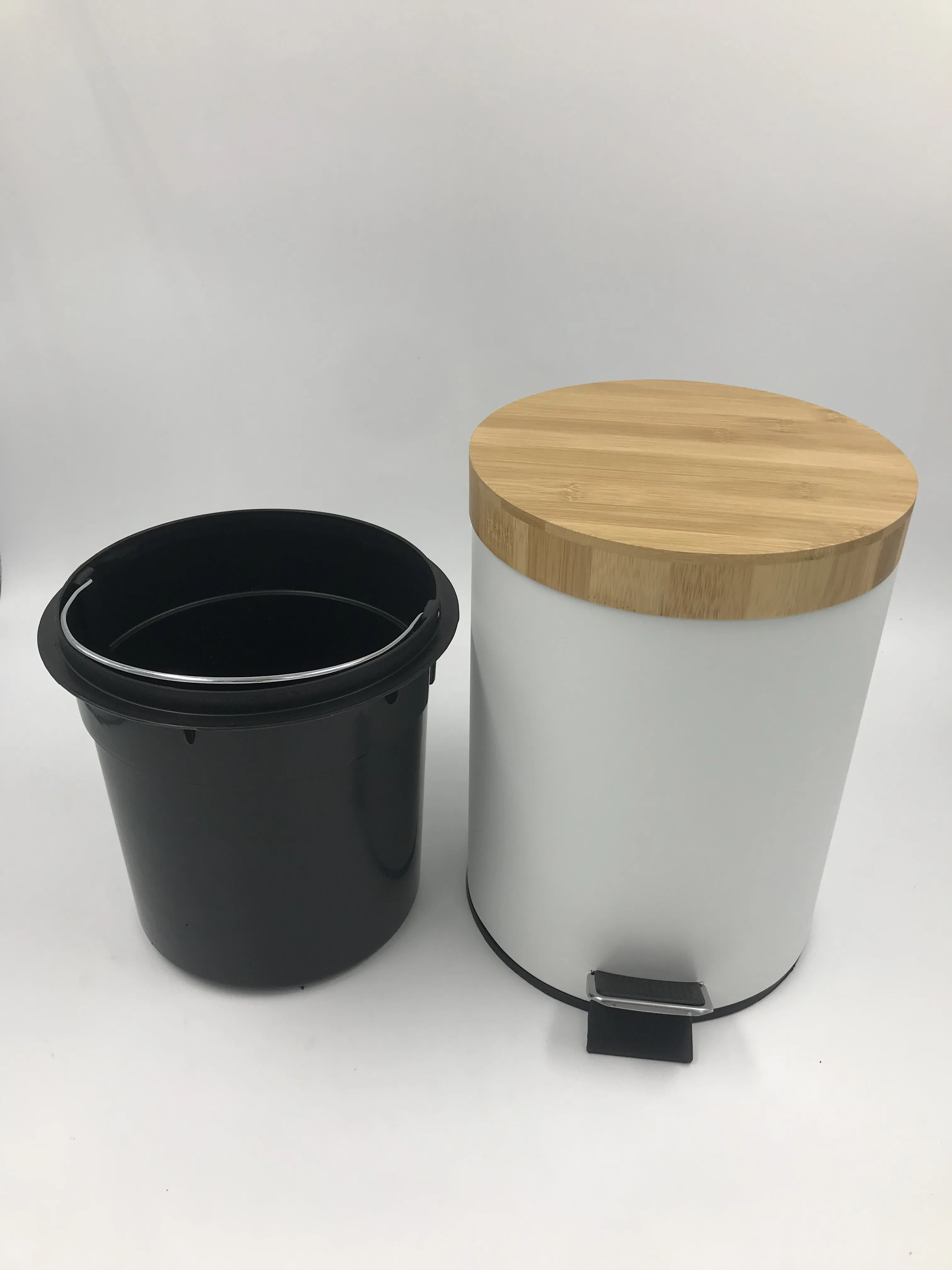 Cheap Price Indoor White Round Metal  Bamboo lid and Foot Pedal Garbage trash can with Removable Inner Wastebasket