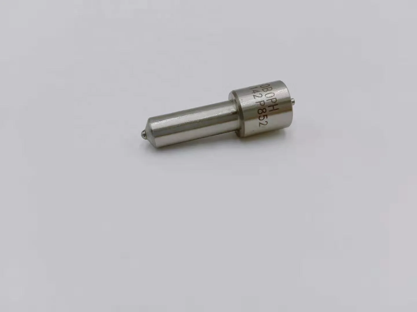 DLLA142P852 High Quality Diesel Fuel Injector Nozzle DLLA142P852 For Injector 095000-1211