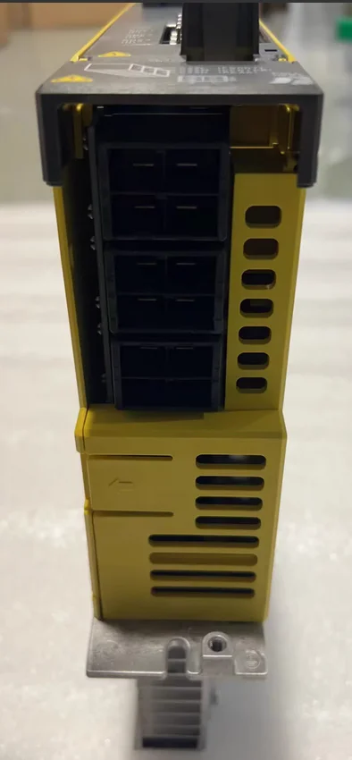 A06B-6114-H304 используется сервопривод A06B 6114 H304 Быстрая доставка