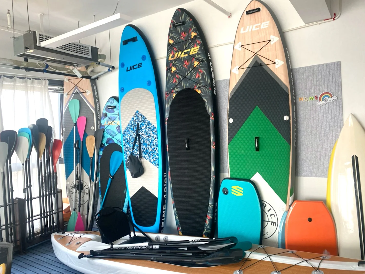 New CE Certificates Light Weight Durable OEM Customized SUP Inflatable Stand Up Paddle Board
