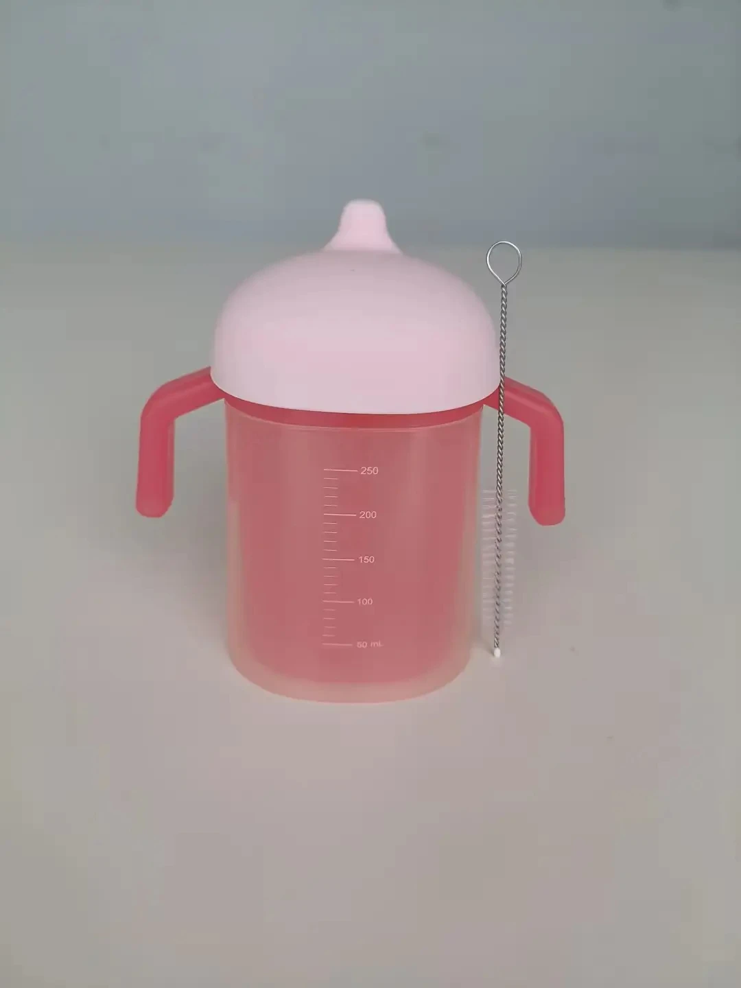 360 Leakproof  Elephant Nose Shaped Suction Nozzle Design Baby Feeding Cup Baby Straw Cup Baby Sippy Cup With One-body Straw
