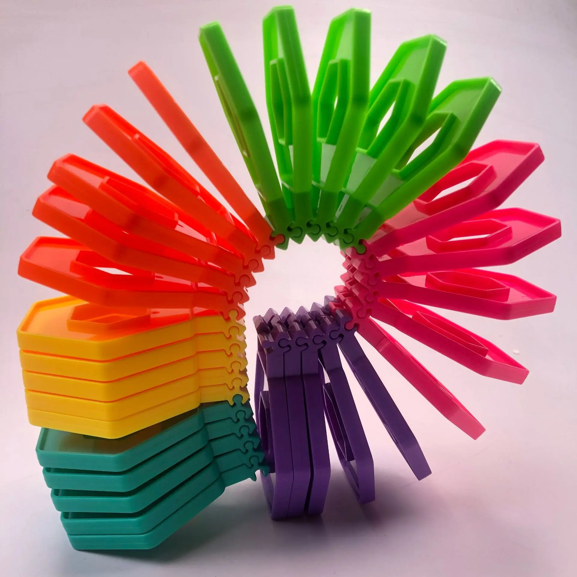 Rainbow novelty fidget loop toys link by link loop combine clip stress relief fidget toys for kids