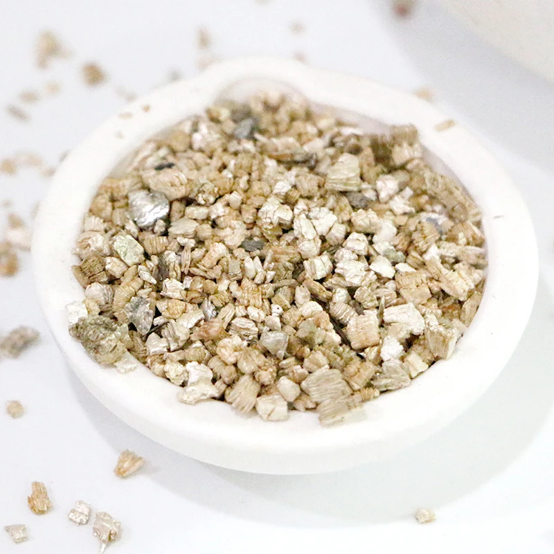 Wholesale cheap price red vermiculite  supplier expanded vermiculite granules for nursery substrate pet soil