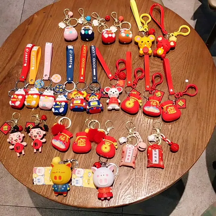 promotional products cheap Soft PVC llaveros anime Keychains Rubber Squirrel Pendant Key Rings Car Bag Decoration Accessories