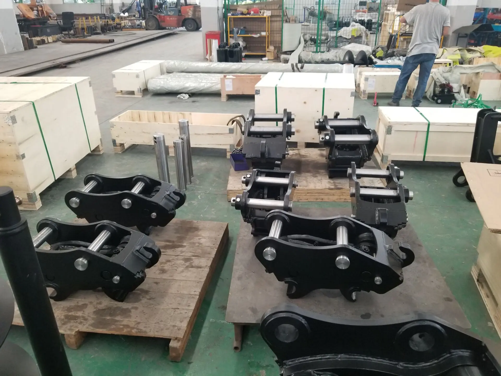 New Hitachi Excavator Quick Hitch Attachment Hydraulic Quick Coupler with Core Pump Component for Sale