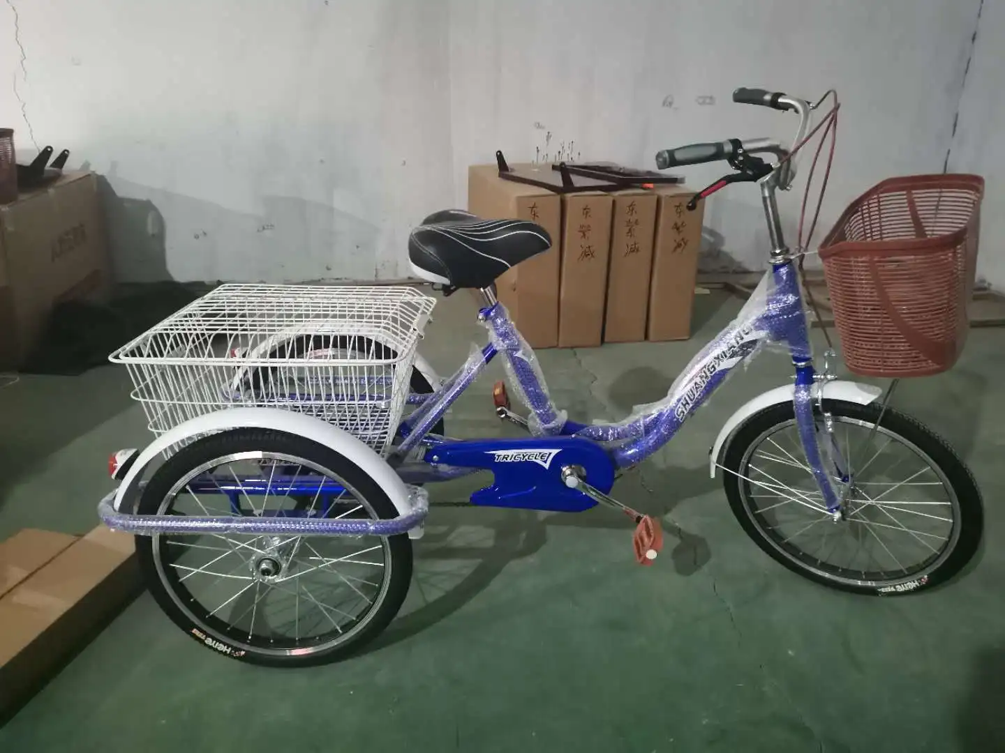 Human tricycle old people buying vegetables basket tricycle labor-saving elderly mobility car