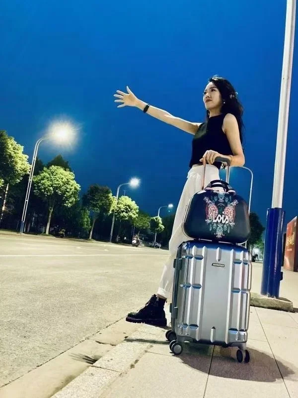 2022high quality newest arrival ABS fashionable modern universal wheels travel luggage man and woman business luggage valise