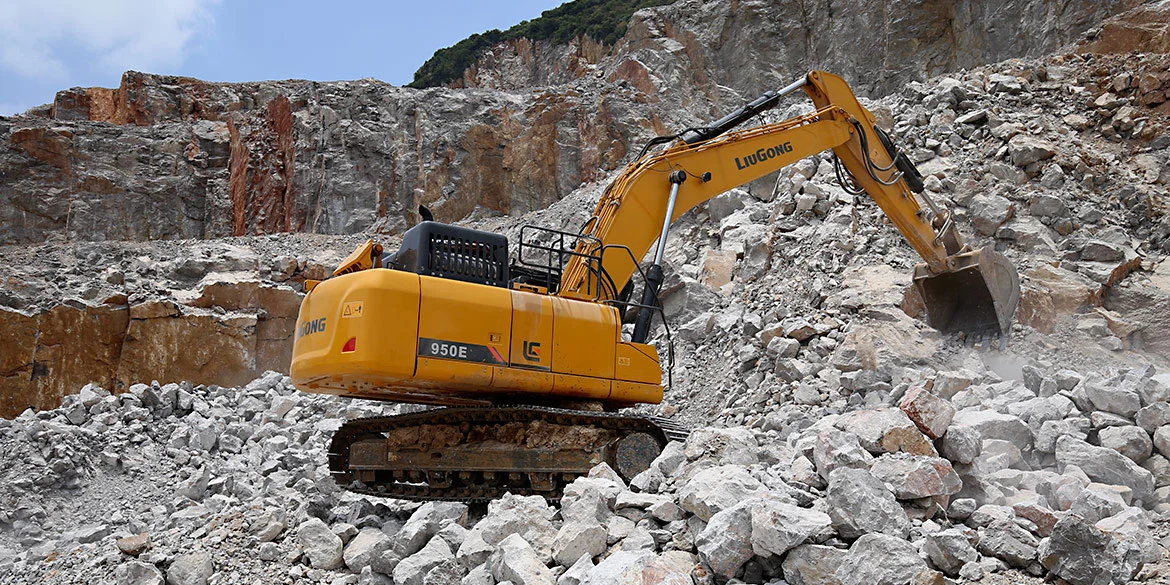 China Factory Mining Excavator 950E 50Ton Crawler Mining Excavator Cummins Engine on Sale