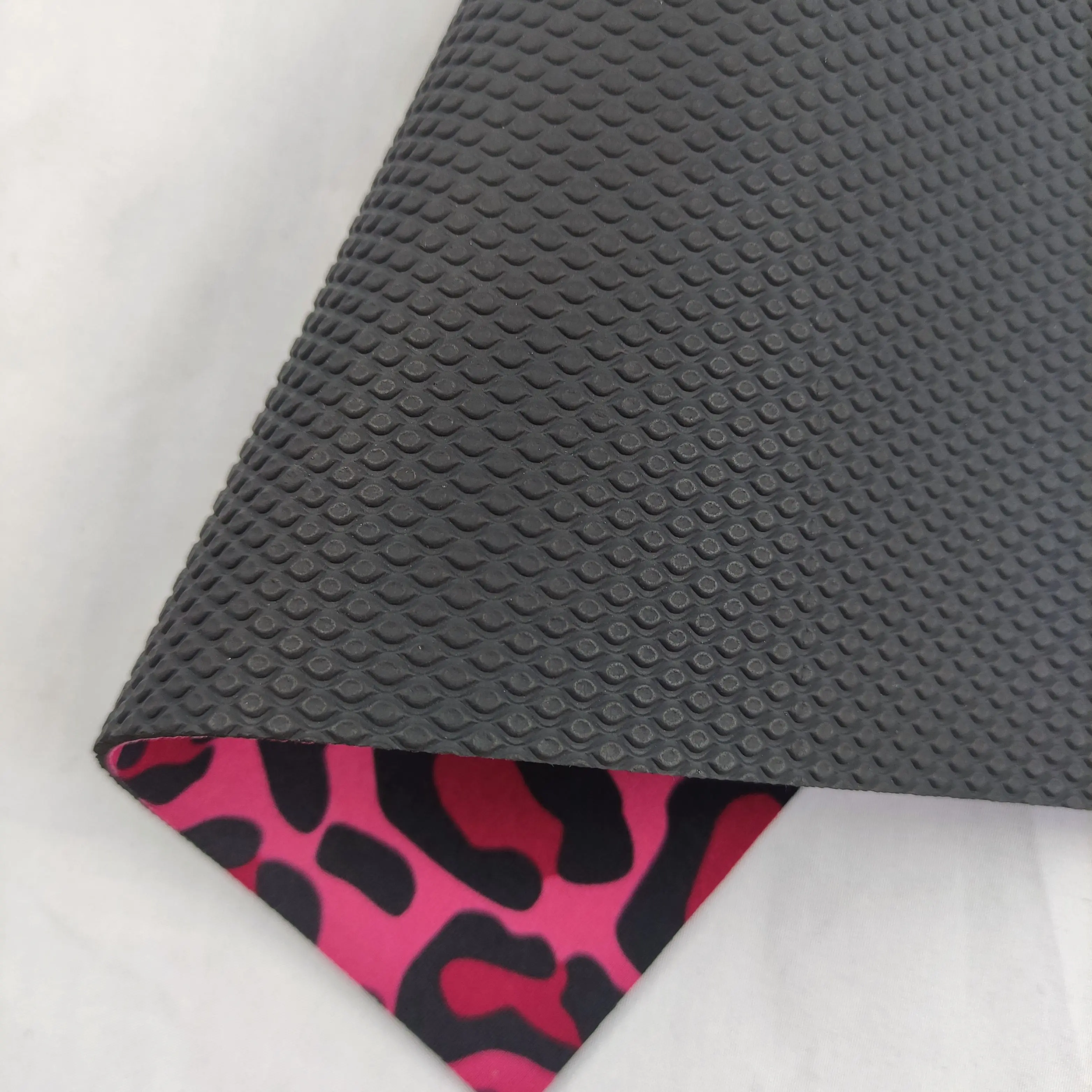 UOO 2.5mm Pink Camouflage Leopard Printing Polyester Fabric with Black Diamond Embossed SBR Neoprene Fabric