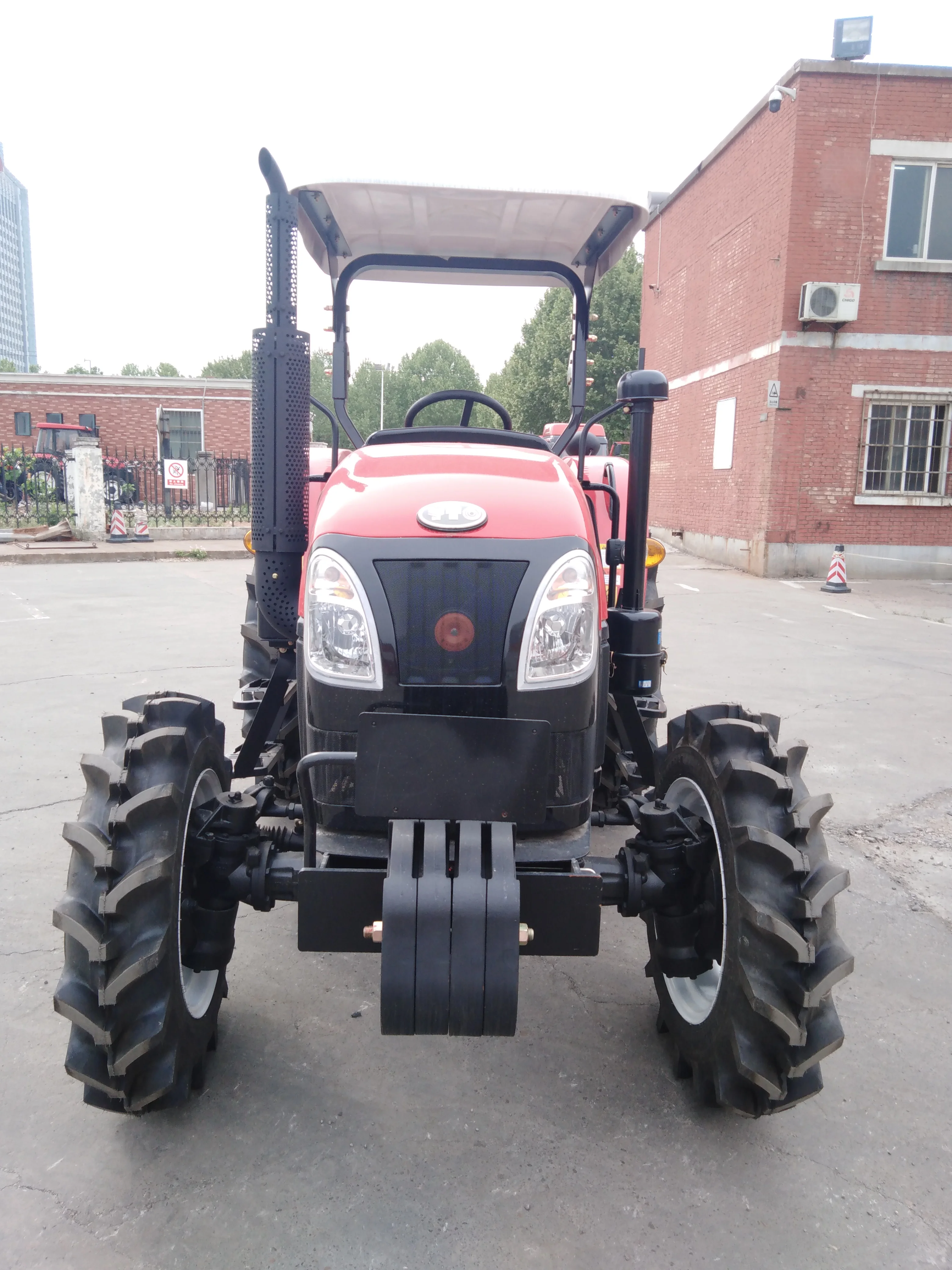 
YTO Tractor 45hp 2wd 4wd 4x4 Tractor Farm Agriculture Agricultural Machinery Tractor 