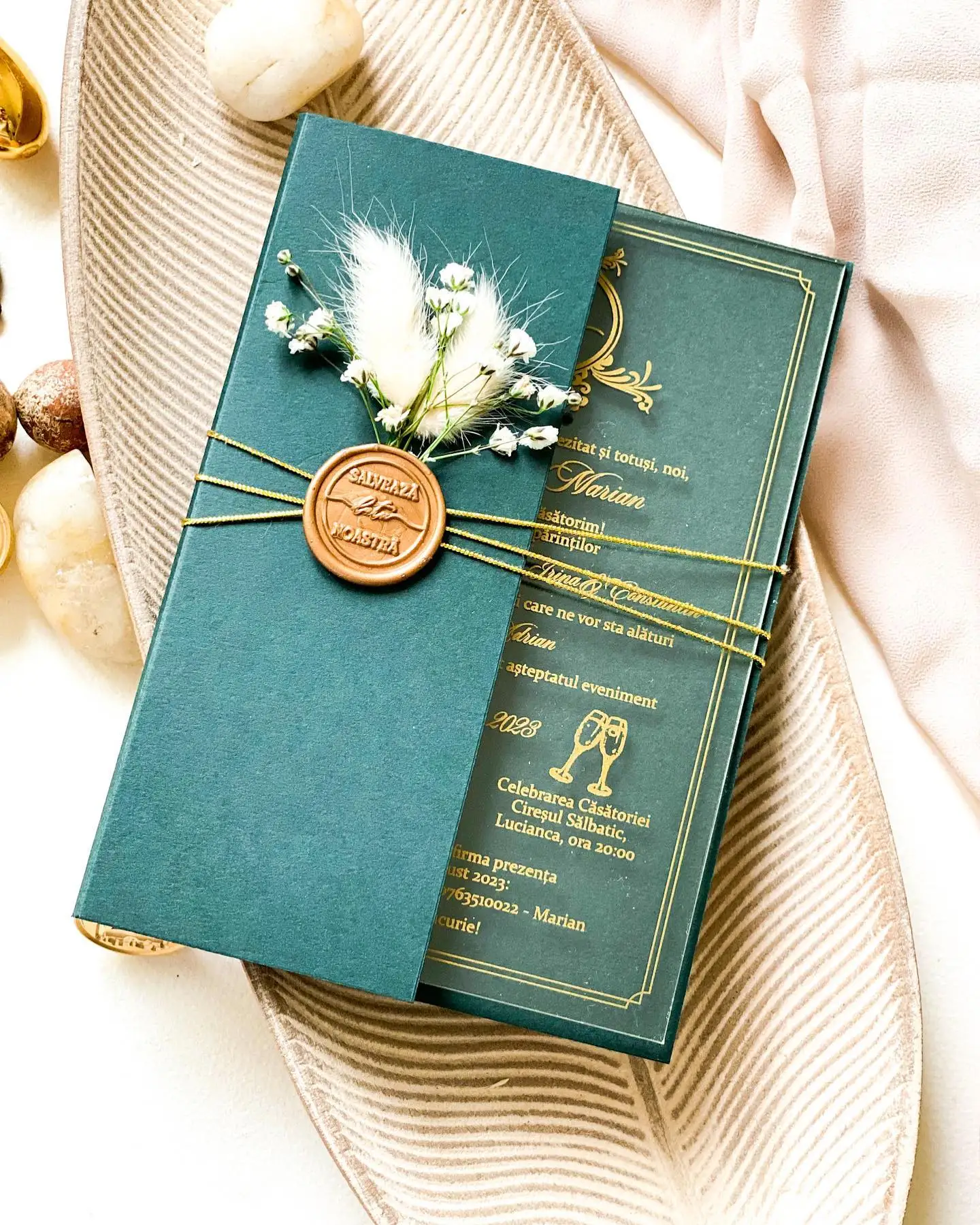 wholesale custom Luxury Elegant Transparent Plexiglass Quinceanera wedding Invitations Cards With velvet envelope