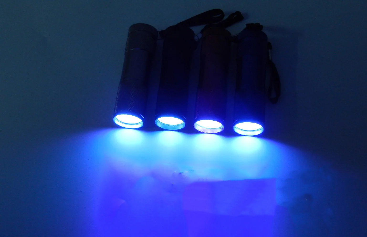 2022 Gel Curing Lamp Nail Polish Cure Light Mini Fast Nail Dryer 9 Led Uv Light Flashlight Mini Nail Lamp