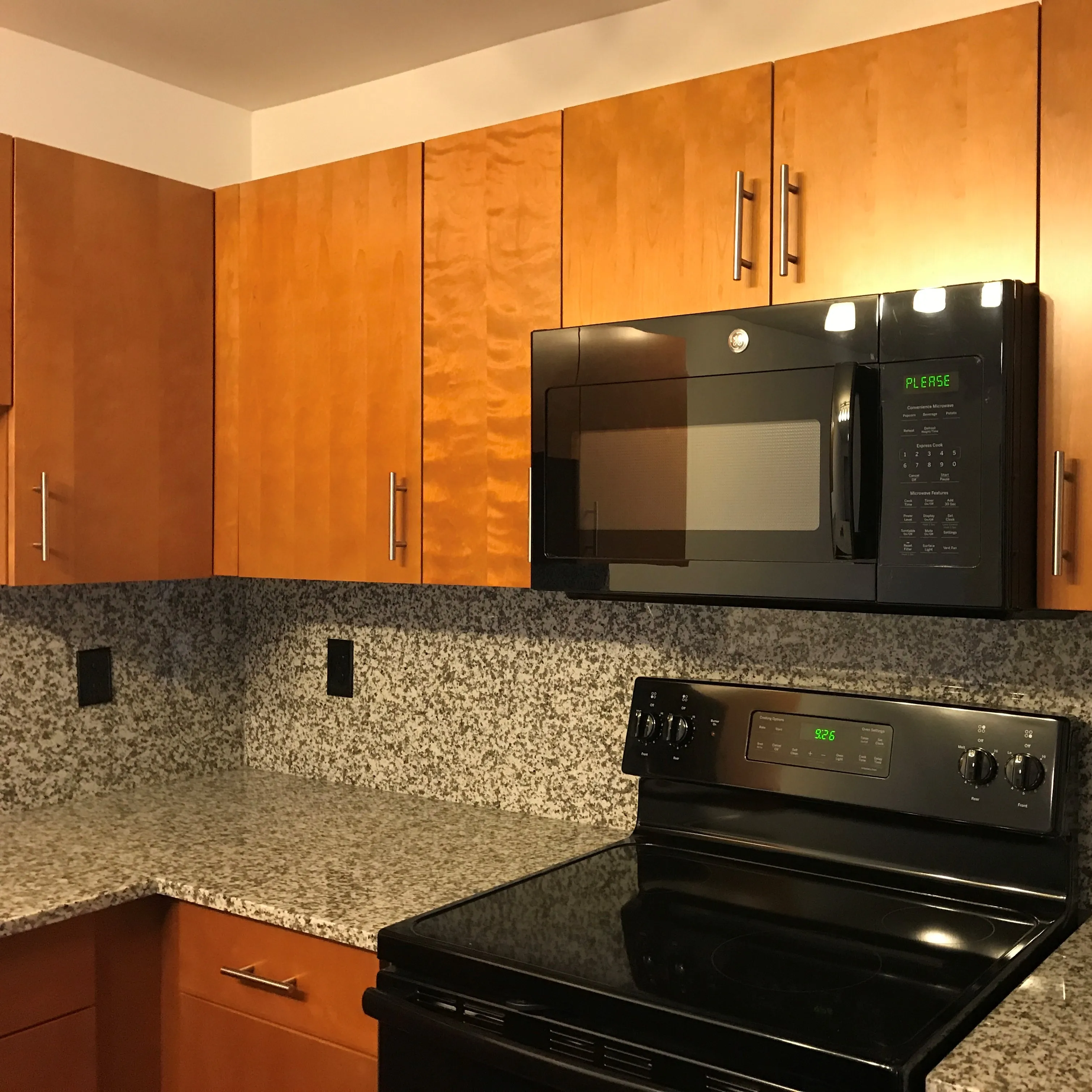 New Luxury Customized Melamine Quartz Countertop Kitchen Cabinet