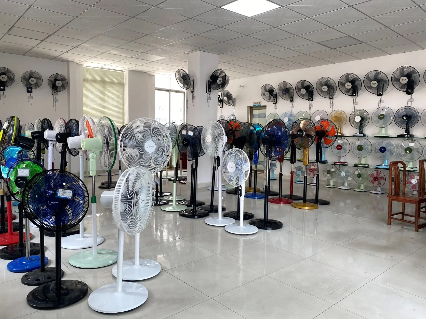 High quality home use gold round ox pedestal fan small standing fan 220v