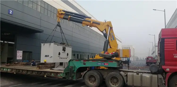 XCM-G SQZ4500 90ton 92 ton Knuckle boom lifting Truck Mounted Crane
