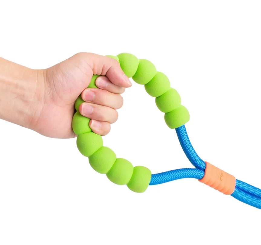 Customizable stylish color round pet dog nylon leash with soft foam handle and multiple adjustment ways