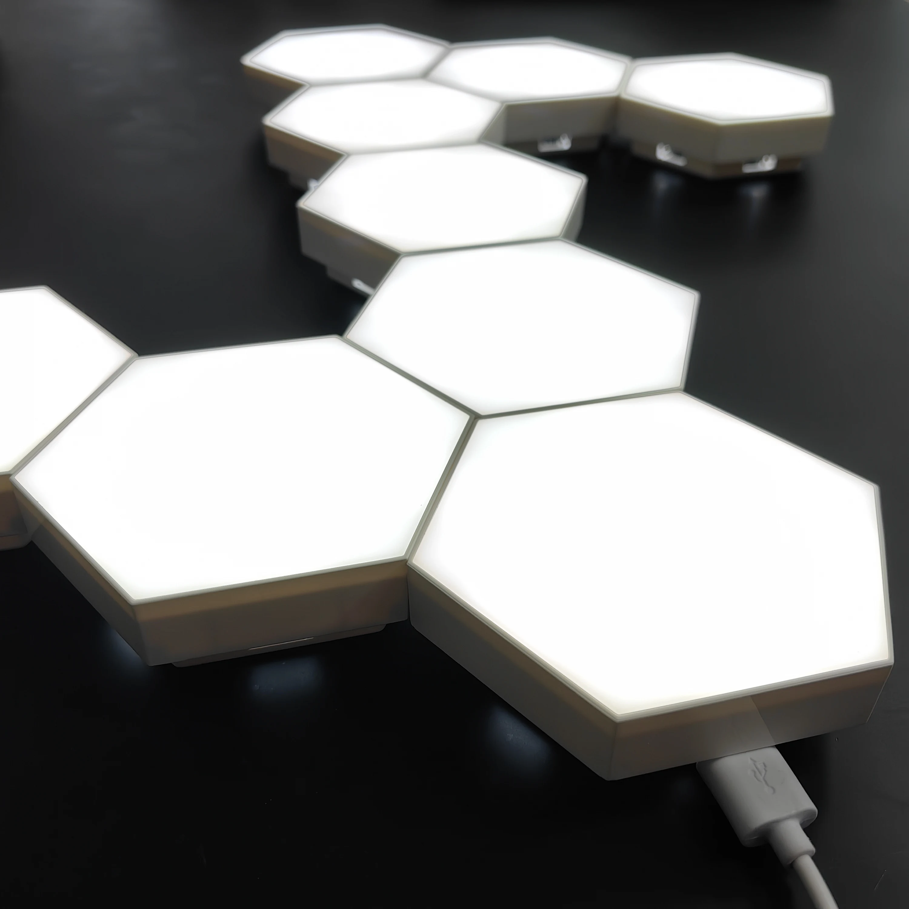 New For 2023 Touch Controlled White Color Led Modular Light Led Hexagonal Light For Christmas Home Decoration